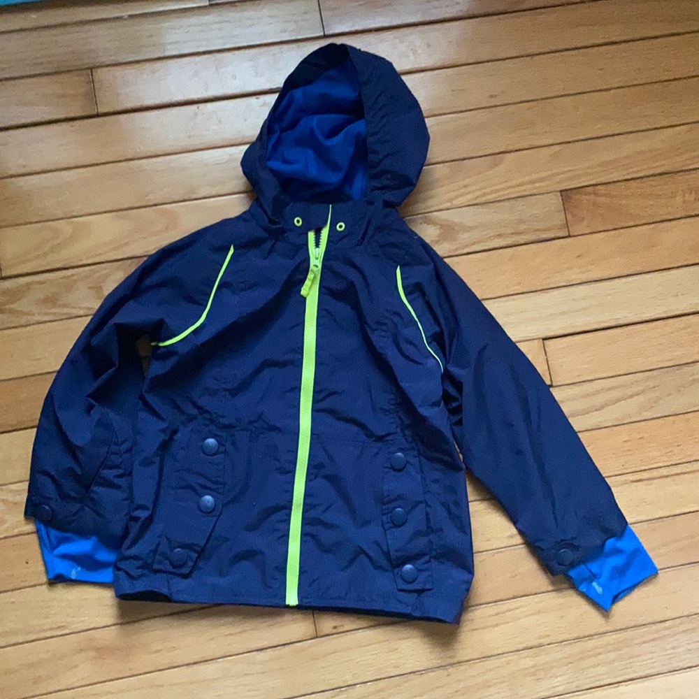 Children place light jacket